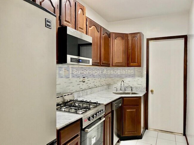 Foto del edificio - 304 West 107th Street