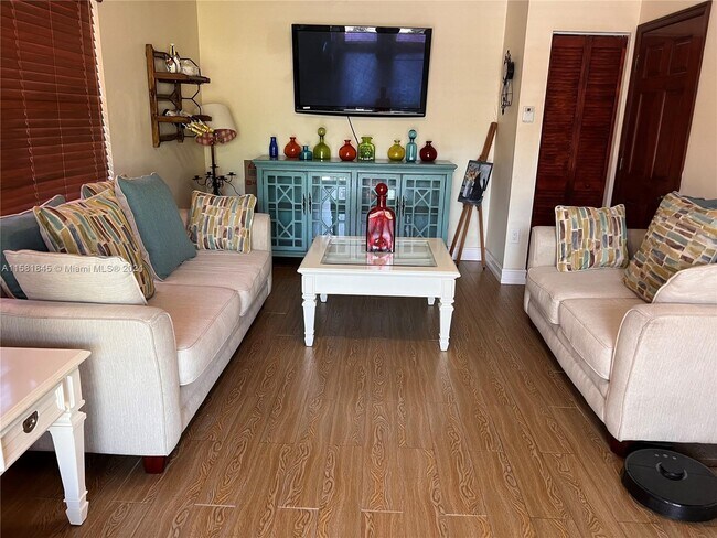 Foto del edificio - 7170 SW 17th Terrace