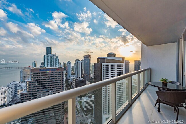 Building Photo - 485 Brickell Ave