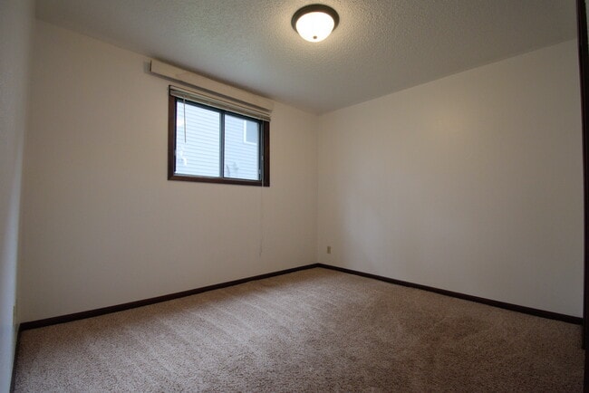 Building Photo - 803 8th St N