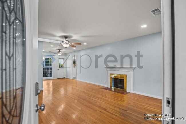 Foto del edificio - 3848 James Ave