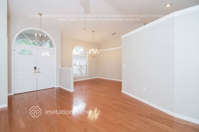 Foto del edificio - 4439 Diamond Cir W