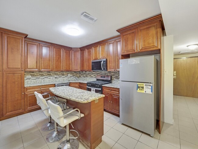 Photo - 4942 N Sheridan Rd Apartment