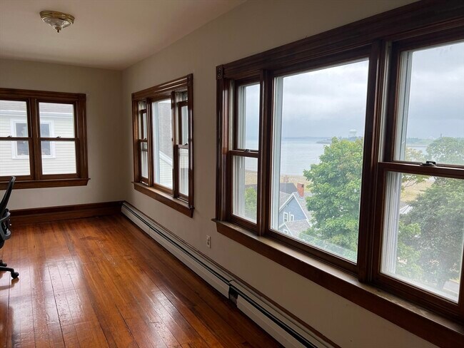 Foto del edificio - 51 Harbor View Ave