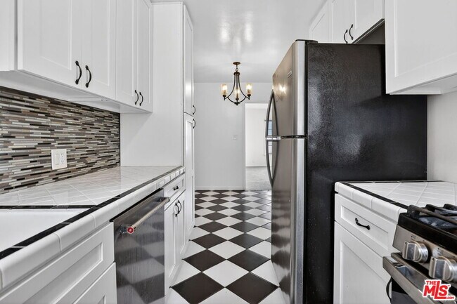 Foto del edificio - 314 N St Andrews Pl