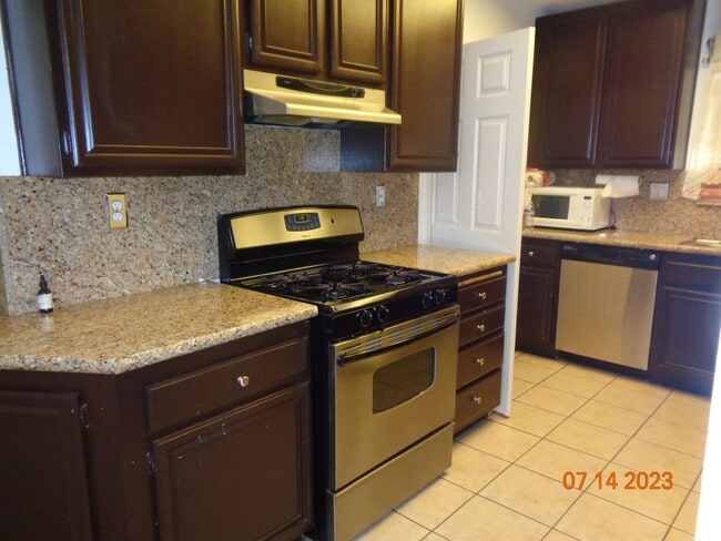 Building Photo - Spacious One Story with Gated RV Access