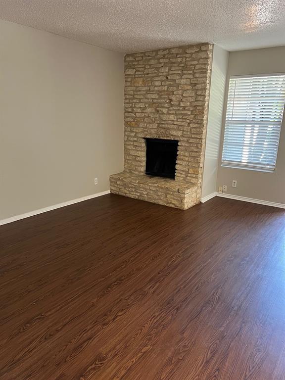 Foto del edificio - 4429 Whispering Valley Dr