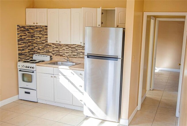 Building Photo - 1511 SE 23rd Ave