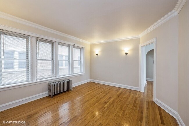 Foto del edificio - 1725 W 91st St