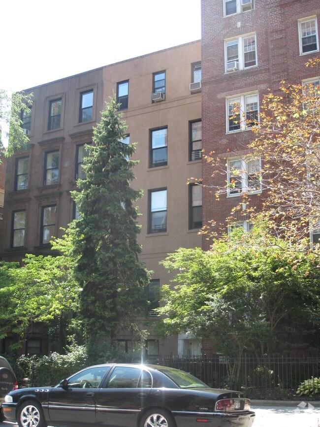 Building Photo - 372 Clinton Ave