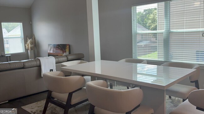 Building Photo - 1301 Rose Terrace Cir