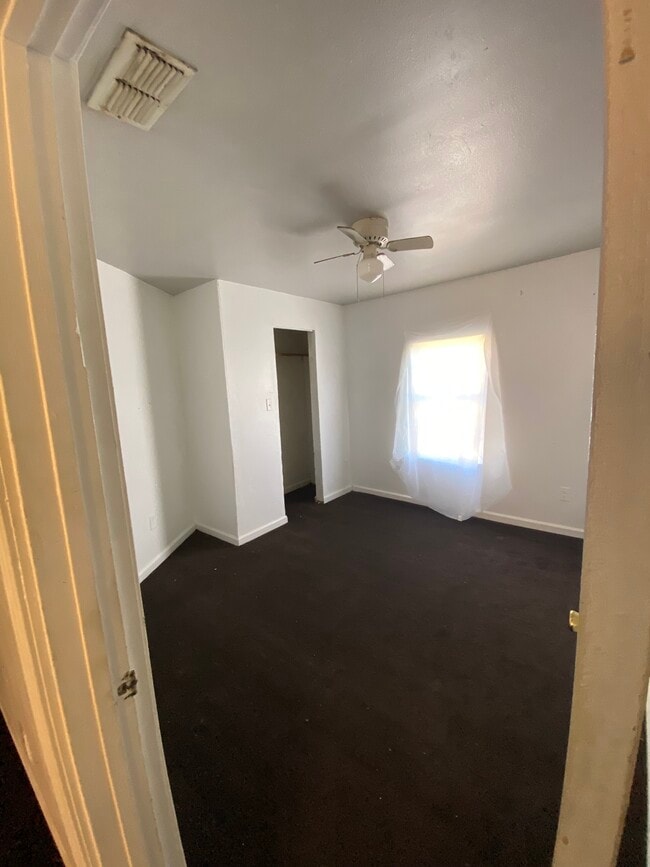 Foto del edificio - 1307 E Travis St