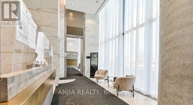Photo du bâtiment - 898 Portage Pkwy
