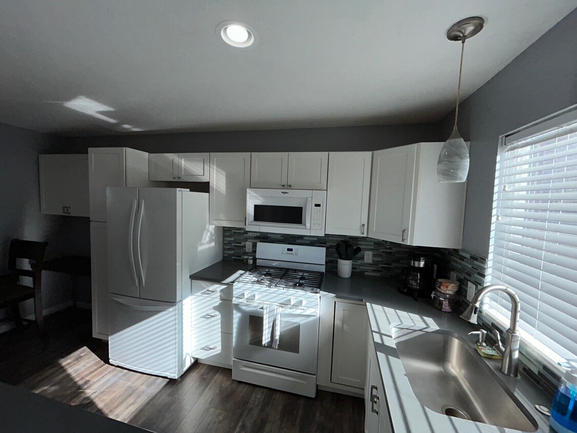 Primary Photo - 201 Plateau Ave