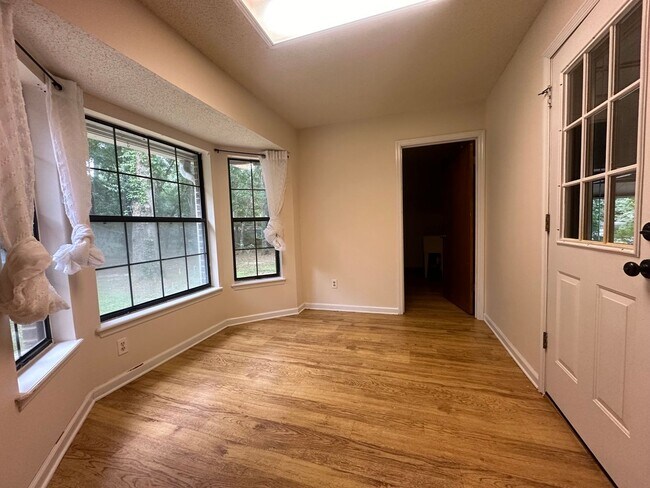 Building Photo - BUCK LAKE HOME AVAILABLE NOW!!!