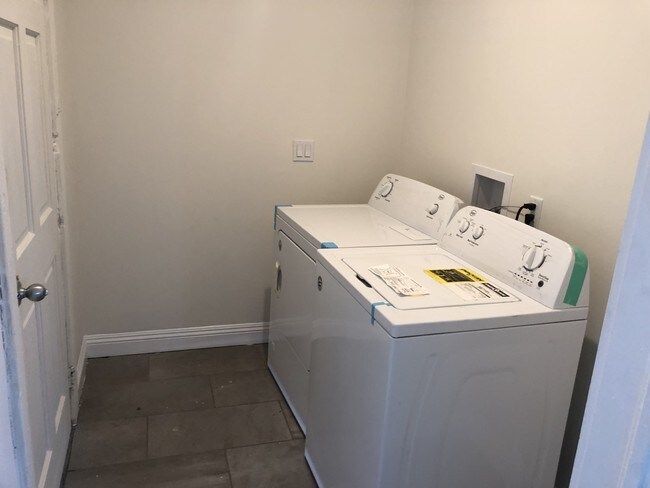 Laundry - 816 21st E St