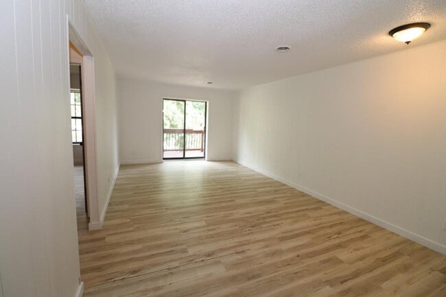Foto del edificio - 1221 S Park Ave