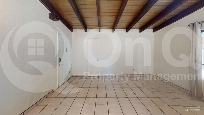 Building Photo - 2401 N Jordan Dr