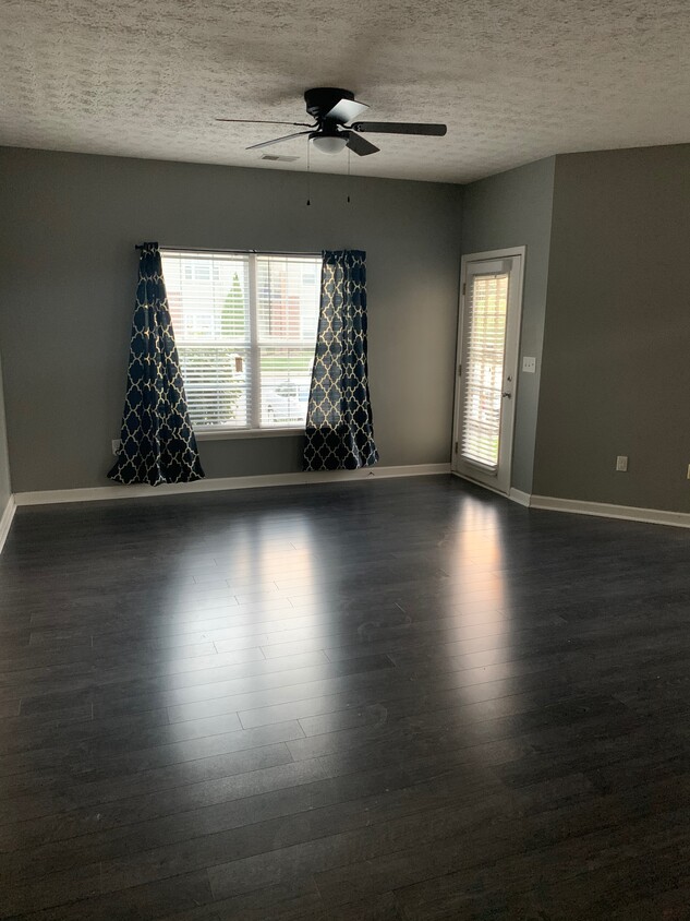 Living Room - 7315 St Andrews Woods Cir