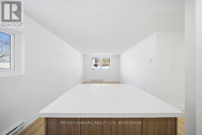 Building Photo - 25 Downes Ave