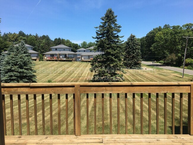 Foto del edificio - 2905 W Marquette Woods Rd