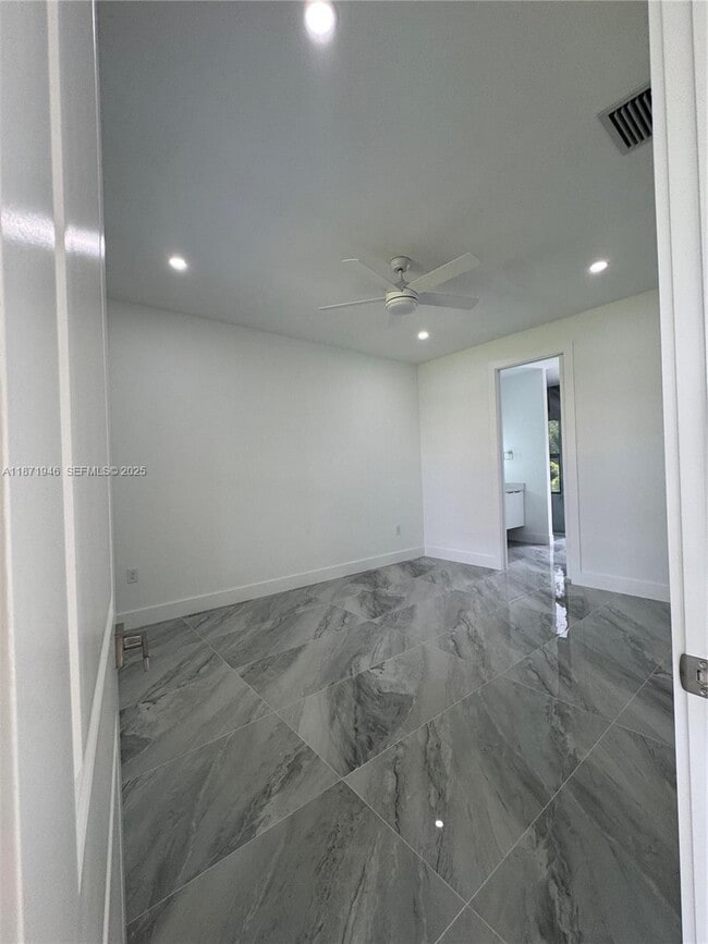 Building Photo - 1403 Unice Ave N