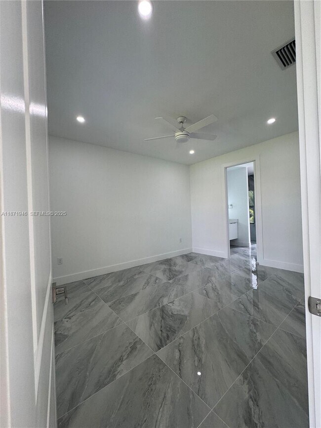 Foto del edificio - 1403 Unice Ave N