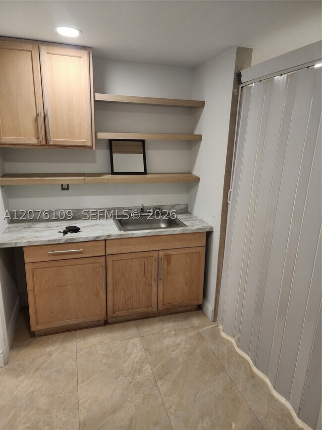 Foto del edificio - 735 NW 122nd St