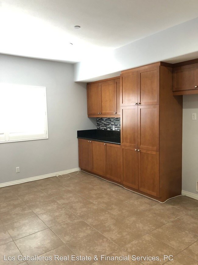 Foto del edificio - 17168 Newhope St
