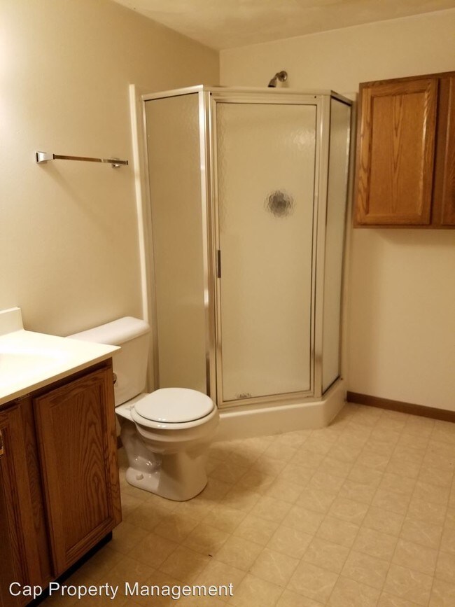 Building Photo - 1616 Green Valley Dr