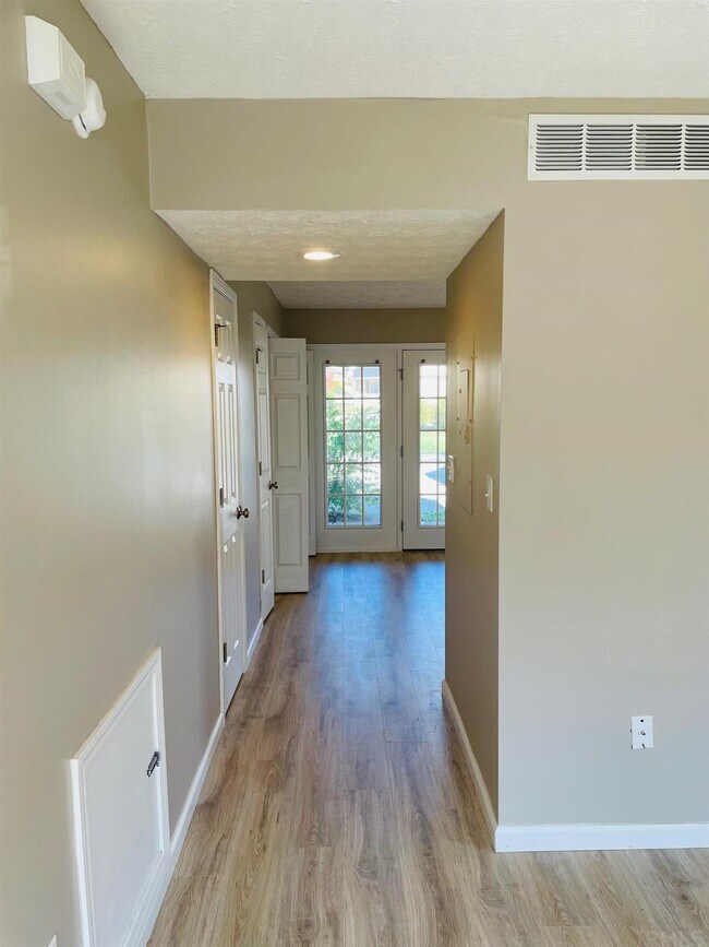 Building Photo - 1323 Cobble Creek Cir
