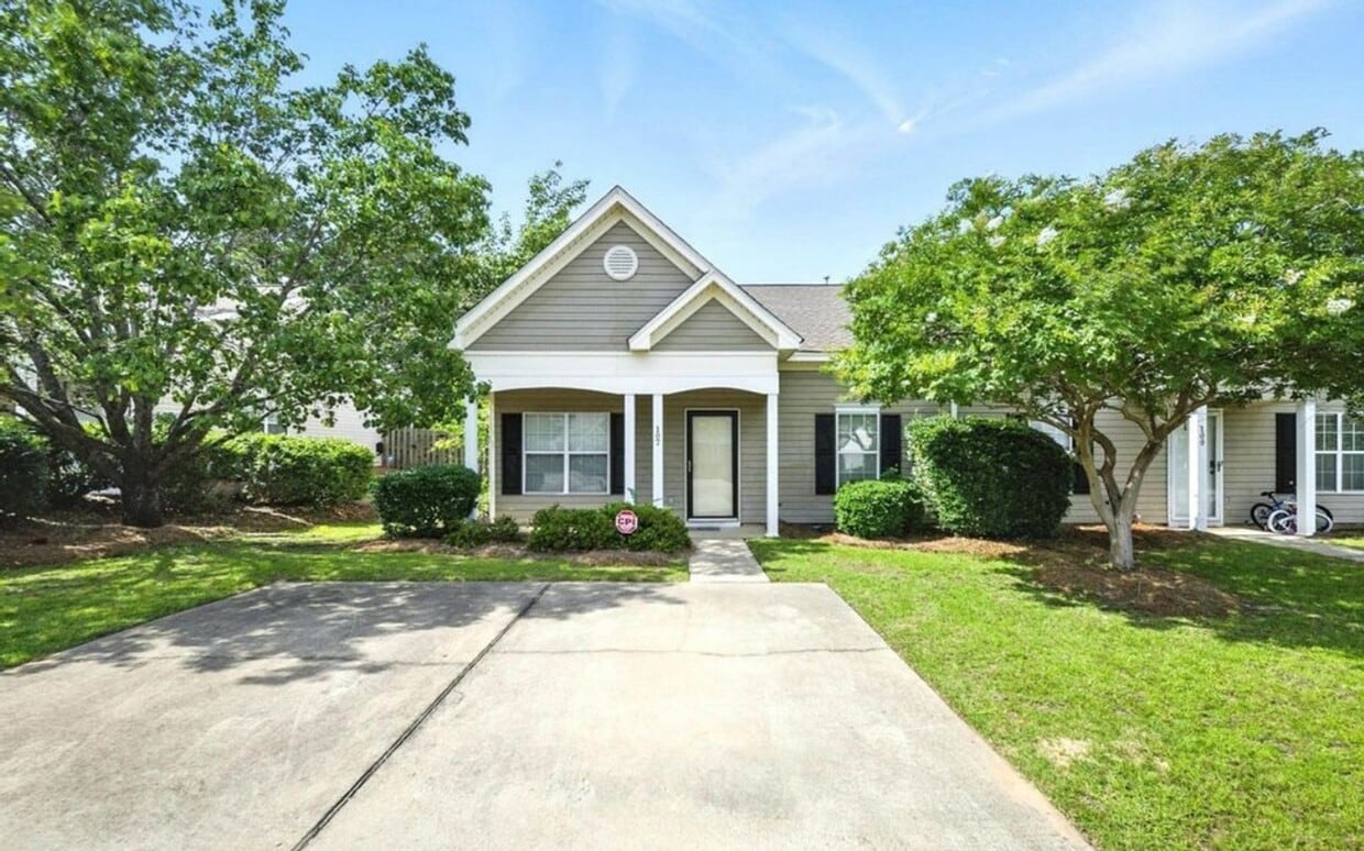 Primary Photo - Charming 2BR House in Columbia
