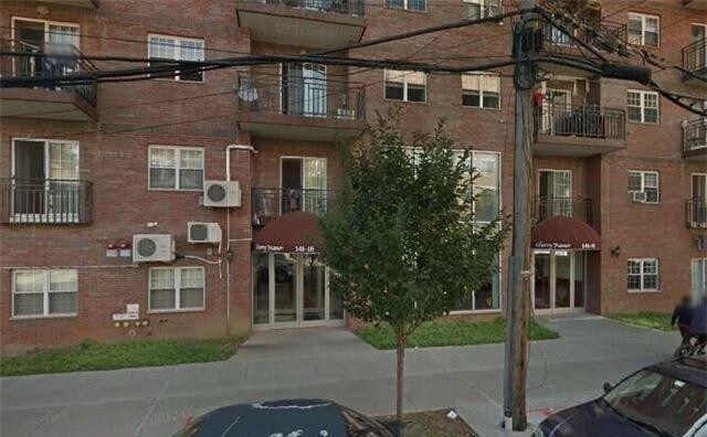 Building Photo - 14118 Cherry Ave