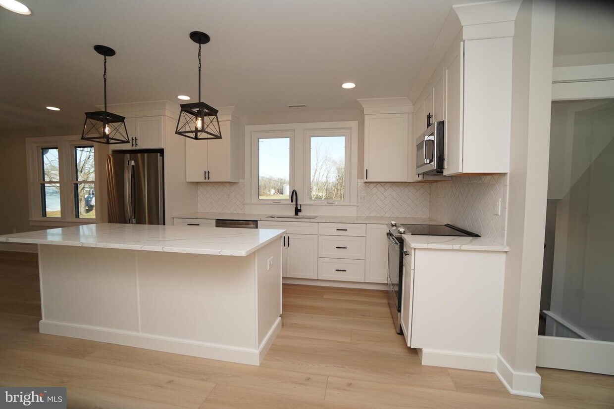 Foto principal - 576 Erie Rd