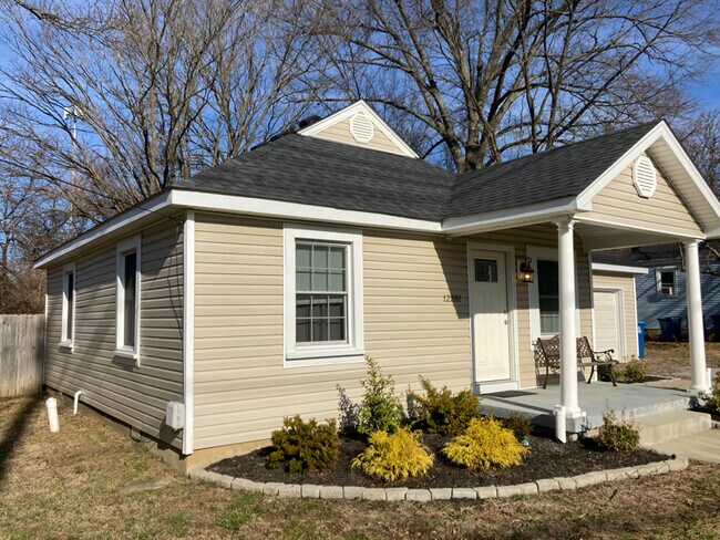 Building Photo - 12201 Old Shelbyville Rd