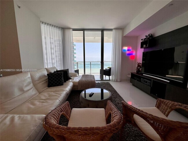 Foto del edificio - 1300 Brickell Bay Dr