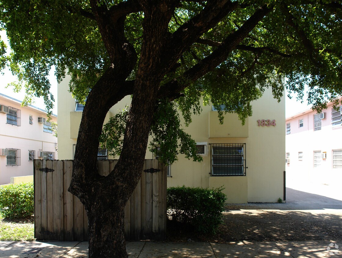Foto principal - 1834 NW 19th St