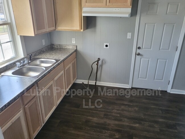 Building Photo - 1583 Ragan St