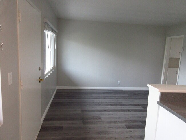 Building Photo - 1109 Ximeno Ave