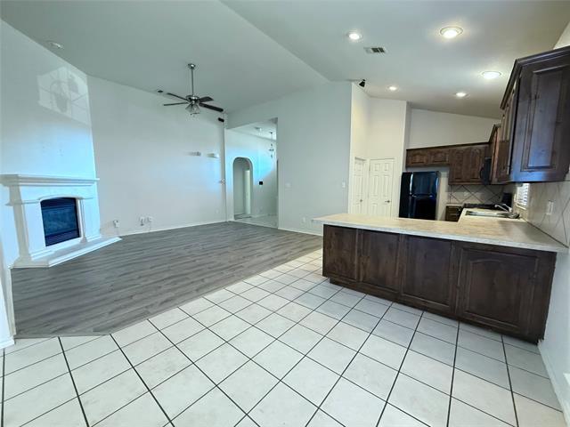 Foto del edificio - 10008 Tulare Ln
