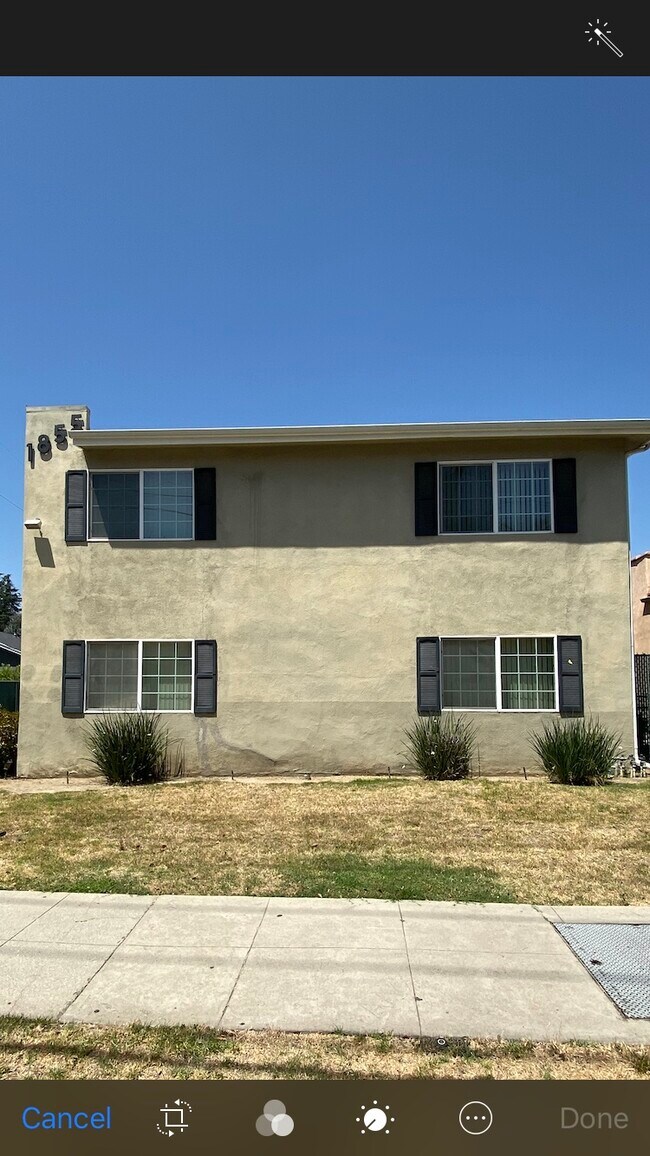 Building Photo - 1855 Yosemite Dr
