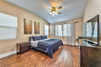 Building Photo - 8704 Las Posas Ave