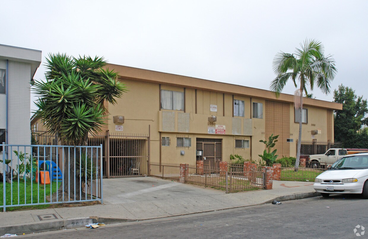 Primary Photo - 2050 S Corning St