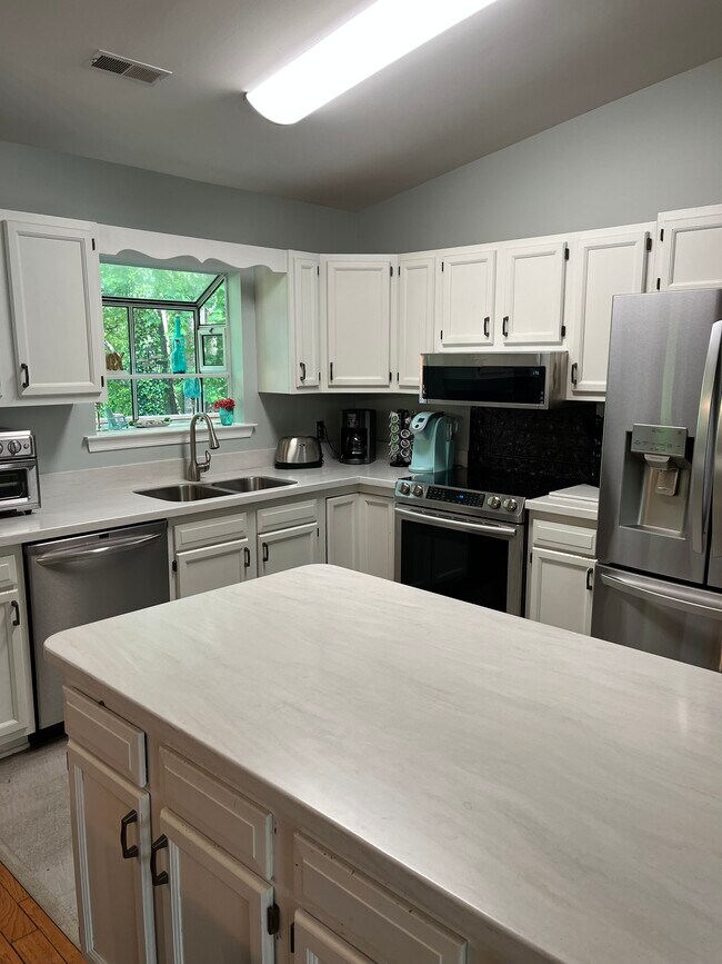 11312 Commanche Rd, Lusby, MD 20657 House Rental in Lusby, MD