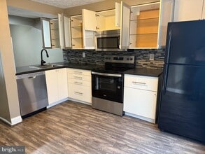 Building Photo - 7345 Branchwood Terrace