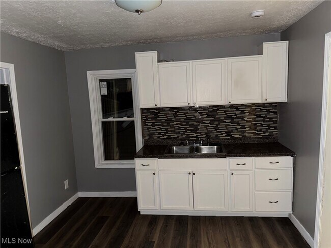 Foto del edificio - 371 Beth St