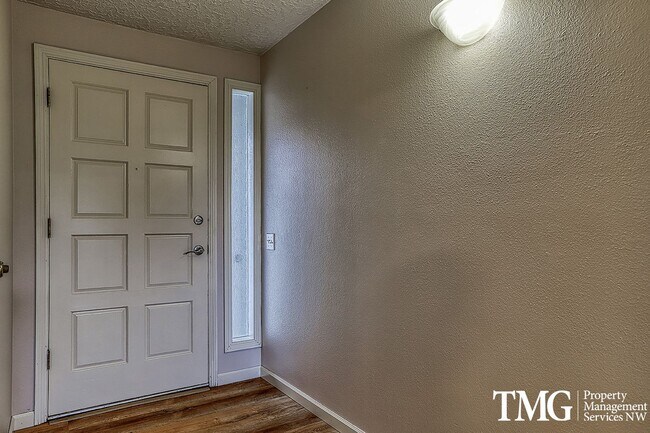 Foto del edificio - 3 Bed 2 Bath Ranch Style Home w/ Large Bac...