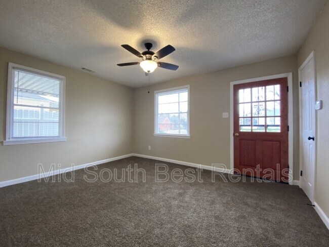 Building Photo - 1513 Merlin Ave