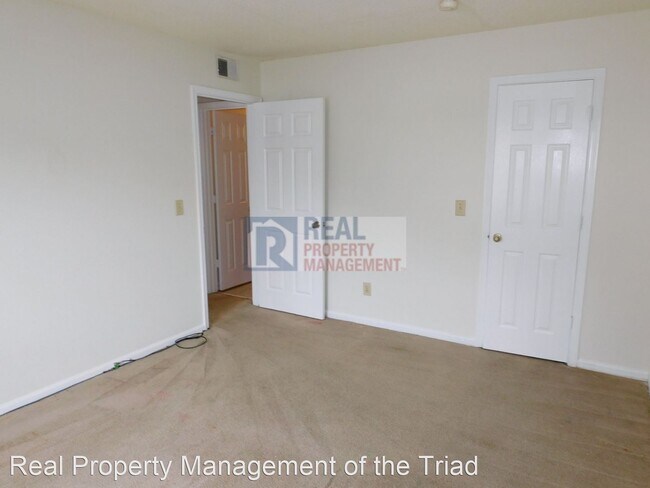 Building Photo - 2 br, 1 bath House - 515 Mystic Drive Unit A