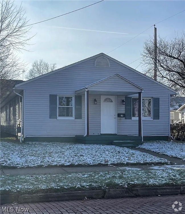 Building Photo - 406 Cole Ave